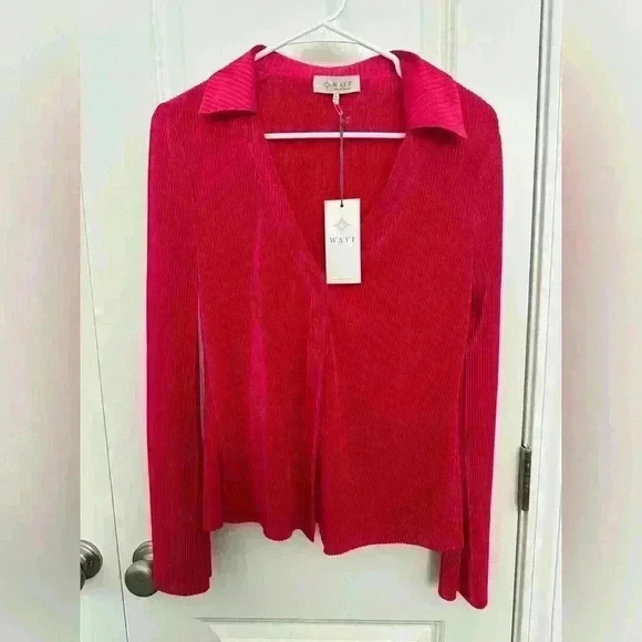 Wayf Tops - WAYF Button Front Ribbed Plisse Long Sleeve Button Down Too in Hot Pink Size S